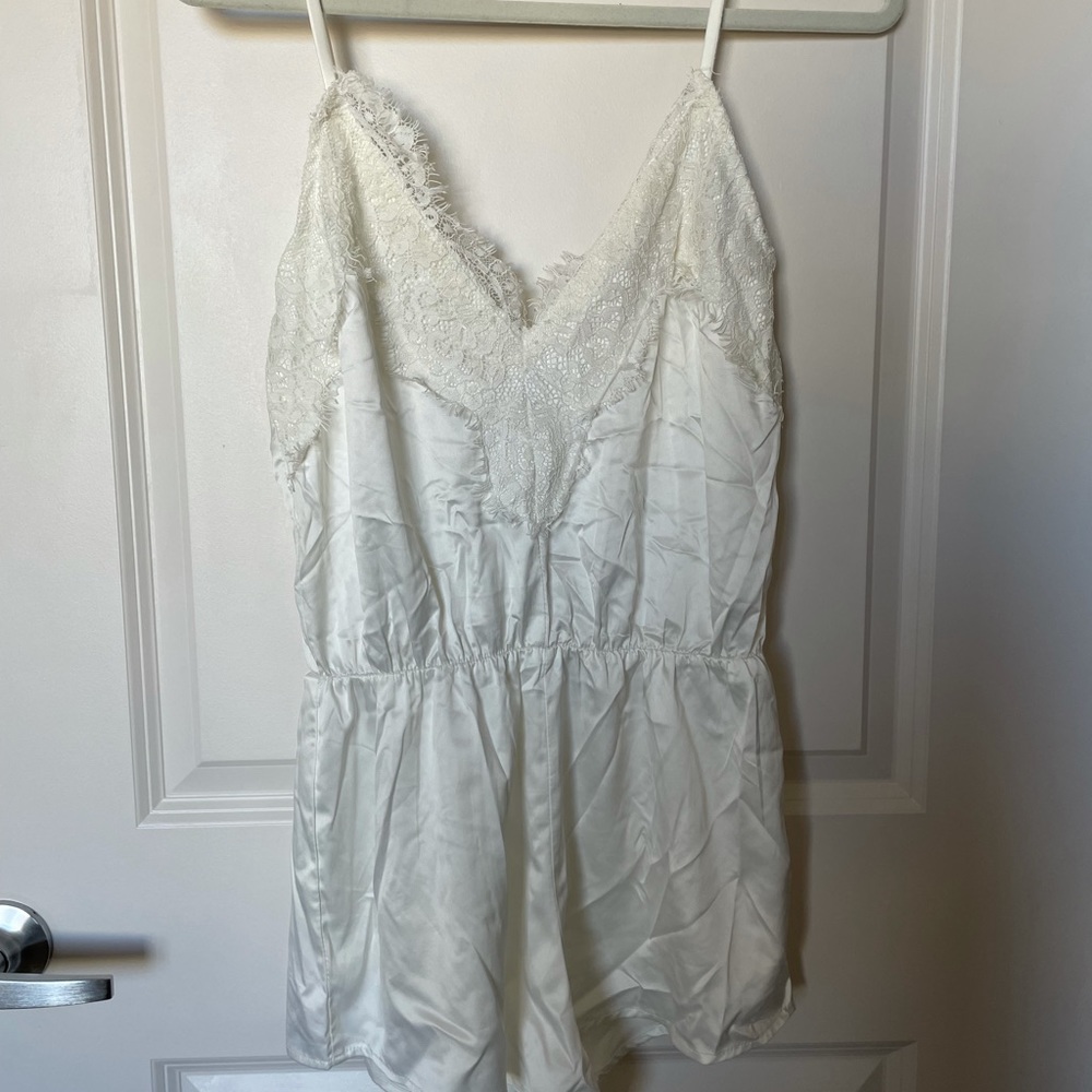 Womens small satin lace romper small LULUS
